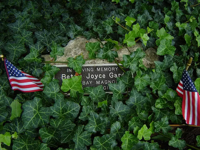 George L. Luthy Memorial Botanical Garden